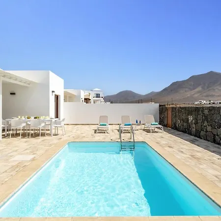 Villa Muzu By